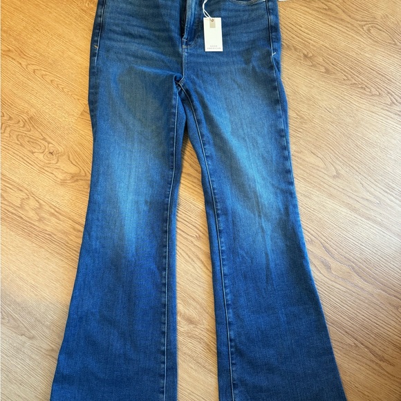 Good American Flare Jeans - Picture 5 of 5